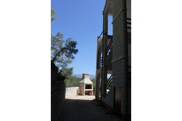 Pension de famille Lumbarda 8